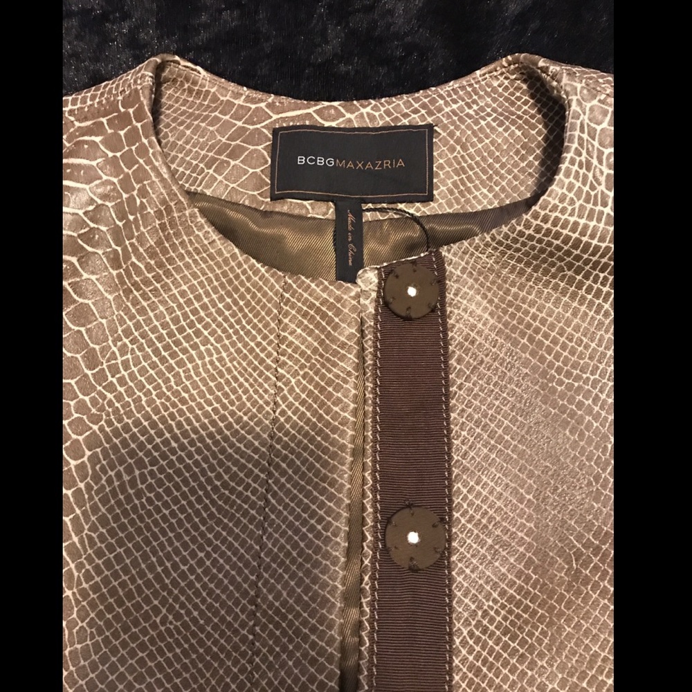 BCBG MAXAZRIA Brown/tan leather jacket. Size S